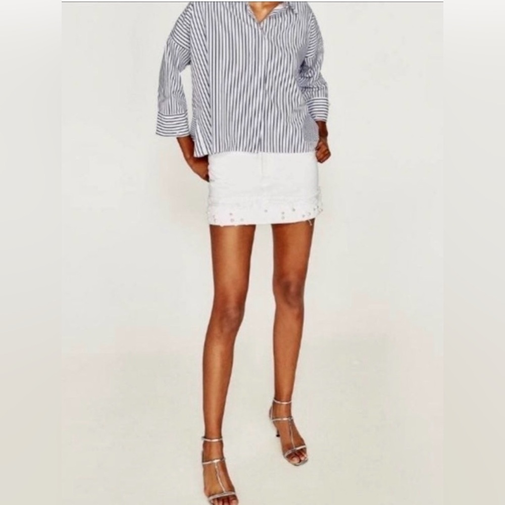 Zara White Pearl Denim Mini Skirt Frayed Hem Size L Distressed Festival Concert - Picture 2 of 9
